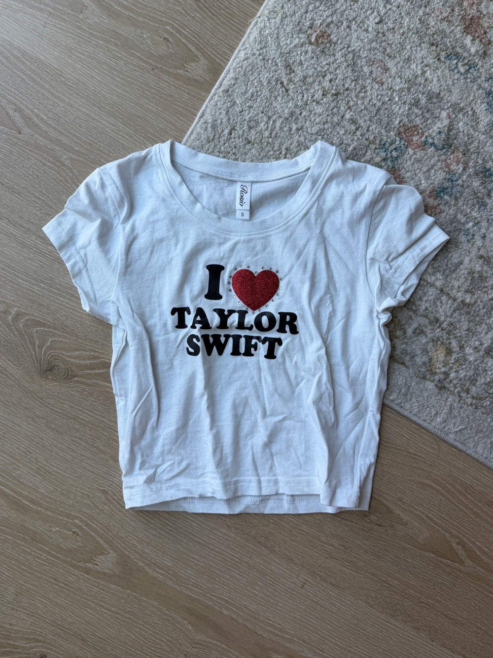 Cropped I heart Taylor Swift shirt